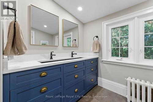 66 Old Mill Road, Cambridge, ON - Indoor Photo Showing Bathroom