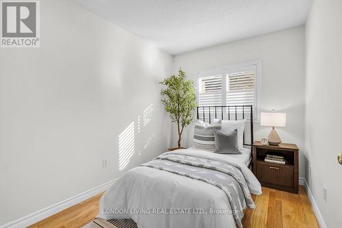 21 - 30 Grand Avenue, London South (South F), ON - Indoor Photo Showing Bedroom
