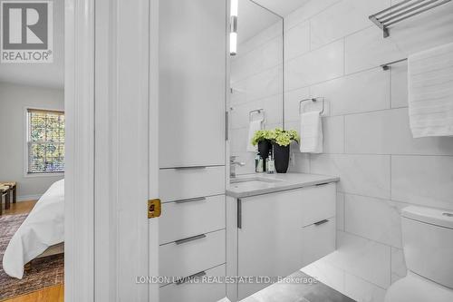 21 - 30 Grand Avenue, London South (South F), ON - Indoor Photo Showing Bathroom