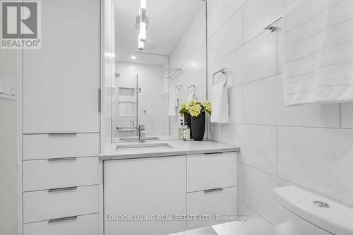 21 - 30 Grand Avenue, London South (South F), ON - Indoor Photo Showing Bathroom