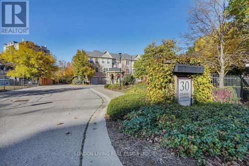 21 - 30 Grand Avenue, London South (South F), ON - Outdoor