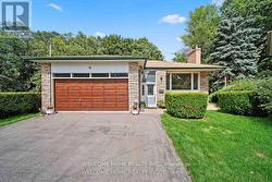 10 PENGELLY COURT  Toronto, ON M1L 4L9