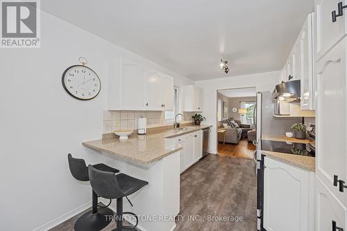 6127 Abbott Street E, Ottawa, ON - Indoor Photo Showing Kitchen