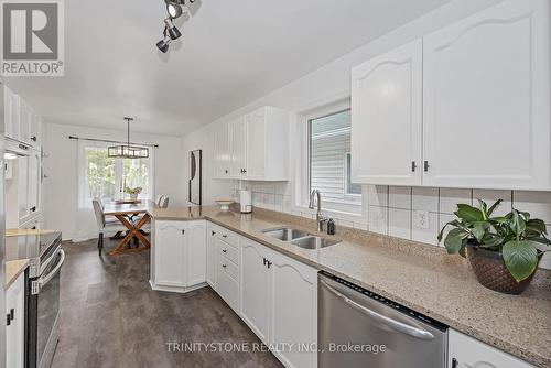 6127 Abbott Street E, Ottawa, ON - Indoor Photo Showing Kitchen With Double Sink