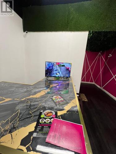 228 Bank Street, Ottawa, ON 