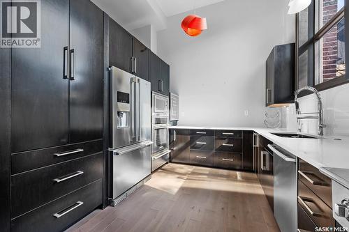 8 1651 Anson Road, Regina, SK - Indoor Photo Showing Kitchen With Upgraded Kitchen