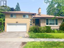93 BONNYVIEW DRIVE  Toronto, ON M8Y 3G8