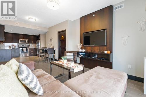 1218 - 1235 Richmond Street, London East (East B), ON - Indoor Photo Showing Living Room