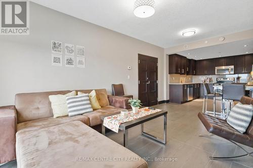1218 - 1235 Richmond Street, London East (East B), ON - Indoor Photo Showing Living Room