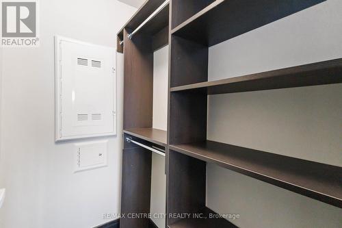 1218 - 1235 Richmond Street, London East (East B), ON - Indoor