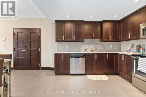 1218 - 1235 Richmond Street, London East (East B), ON - Indoor Photo Showing Kitchen With Stainless Steel Kitchen