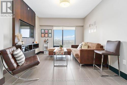 1218 - 1235 Richmond Street, London East (East B), ON - Indoor Photo Showing Living Room
