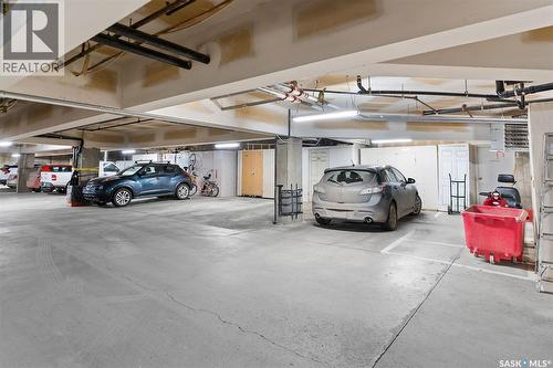 209 301 Cree Crescent, Saskatoon, SK - Indoor Photo Showing Garage