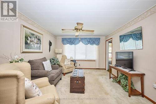 144 Dunkirk Road, Welland (Lincoln/Crowland), ON - Indoor Photo Showing Living Room