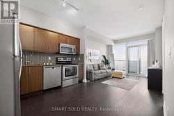 712 - 65 SPEERS ROAD  Oakville, ON L6K 0J1