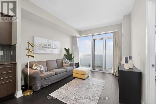 712 - 65 SPEERS ROAD  Oakville, ON L6K 0J1