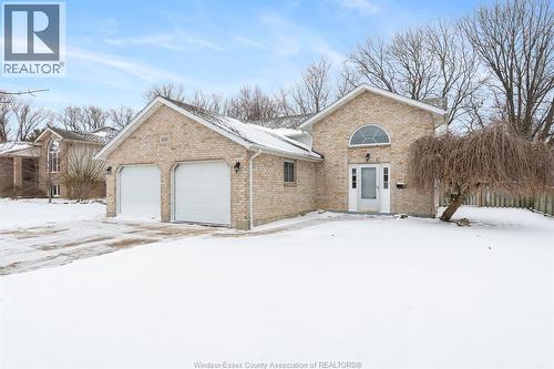 840 LAWNDALE AVENUE  Kingsville, ON N9Y 3Y8