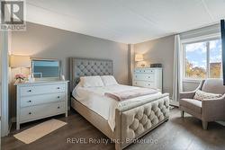 Lovely primary bedroom! - 