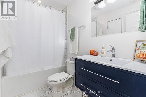 97 East 31St Street, Hamilton, ON - Indoor Photo Showing Bathroom