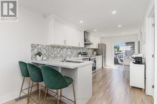 97 East 31St Street, Hamilton, ON - Indoor Photo Showing Kitchen With Upgraded Kitchen