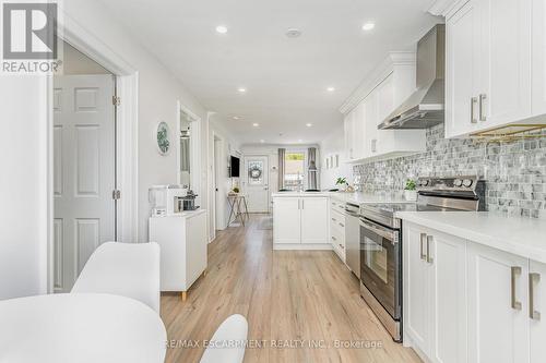 97 East 31St Street, Hamilton, ON - Indoor Photo Showing Kitchen With Upgraded Kitchen