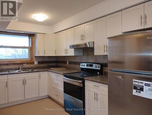 59 North Street N, Goderich (Goderich (Town)), ON - Indoor Photo Showing Kitchen With Double Sink