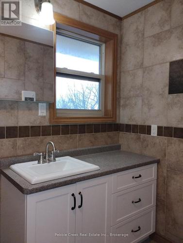 59 North Street N, Goderich (Goderich (Town)), ON - Indoor Photo Showing Bathroom
