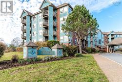 311 2 Lake Drive  Bedford, NS B4A 4H7