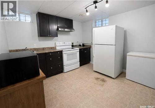1606 Bradwell Avenue, Saskatoon, SK - Indoor Photo Showing Kitchen
