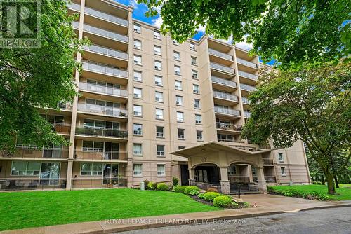 803 - 6400 HUGGINS STREET  Niagara Falls (Stamford), ON L2J 3G5