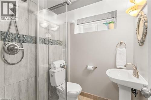 581 Braemore Road, Burlington, ON - Indoor Photo Showing Bathroom