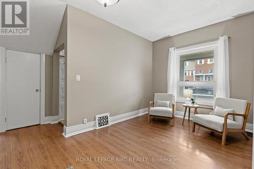 22 Denistoun Street, Welland (Broadway), ON - Indoor