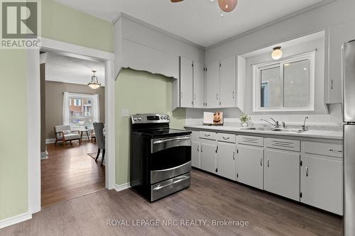 22 Denistoun Street, Welland (Broadway), ON - Indoor Photo Showing Kitchen With Double Sink