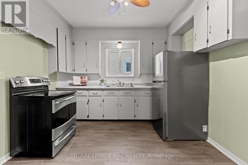 22 Denistoun Street, Welland (Broadway), ON - Indoor Photo Showing Kitchen