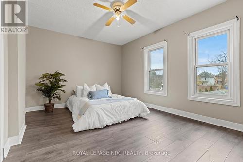 22 Denistoun Street, Welland (Broadway), ON - Indoor Photo Showing Bedroom