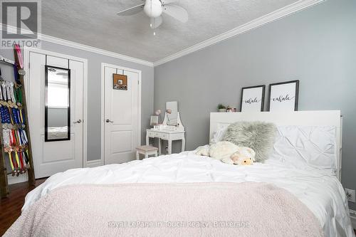 8 Tiny Beaches Road S, Tiny, ON - Indoor Photo Showing Bedroom