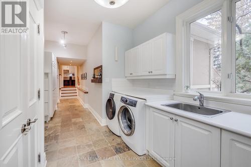 503 Meadow Wood Road, Mississauga, ON - Indoor Photo Showing Laundry Room