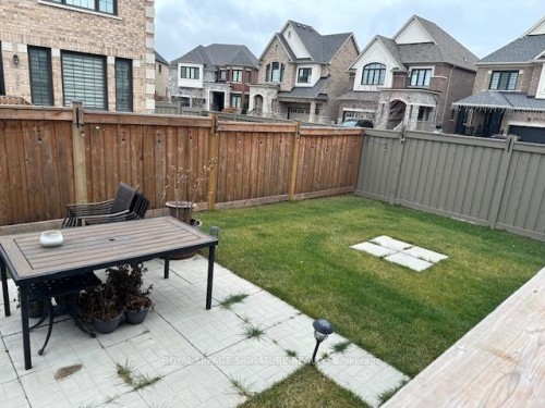 1317 Raspberry Terrace, Milton, ON - Outdoor