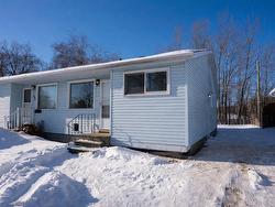 137 Huron Crescent  Thunder Bay, ON P7A 3K3