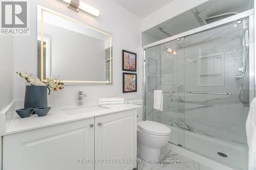2403 Emerson Drive, Burlington, ON - Indoor Photo Showing Bathroom