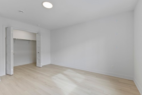 Chambre à coucher principale - 101-651 Av. Forest, Notre-Dame-De-L'Île-Perrot, QC - Indoor Photo Showing Other Room