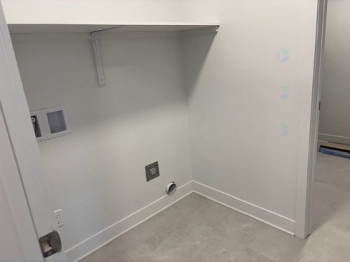 Salle de lavage - 101-651 Av. Forest, Notre-Dame-De-L'Île-Perrot, QC - Indoor