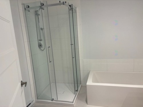 Salle de bains - 101-651 Av. Forest, Notre-Dame-De-L'Île-Perrot, QC - Indoor Photo Showing Bathroom