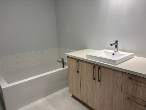 Salle de bains - 101-651 Av. Forest, Notre-Dame-De-L'Île-Perrot, QC - Indoor Photo Showing Bathroom