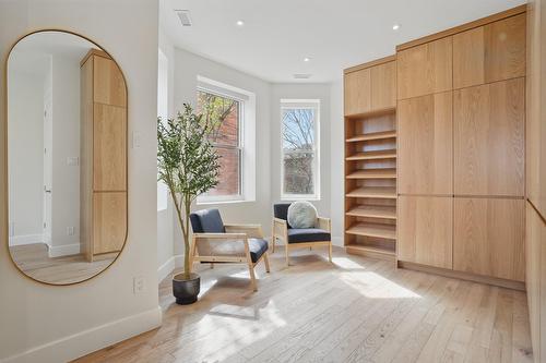 Penderie (Walk-in) - 17 Av. Melbourne, Westmount, QC - Indoor Photo Showing Other Room