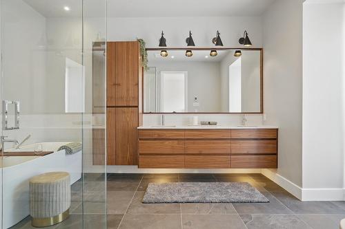 Salle de bains attenante à la CCP - 17 Av. Melbourne, Westmount, QC - Indoor Photo Showing Bathroom