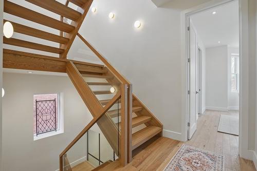 Escalier - 17 Av. Melbourne, Westmount, QC - Indoor Photo Showing Other Room