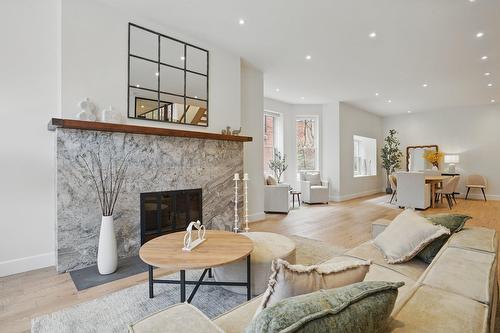 Autre - 17 Av. Melbourne, Westmount, QC - Indoor Photo Showing Living Room With Fireplace