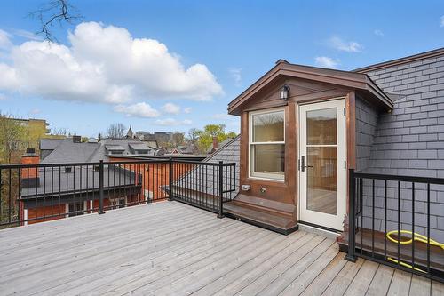 Terrasse - 17 Av. Melbourne, Westmount, QC - Outdoor With Deck Patio Veranda With Exterior