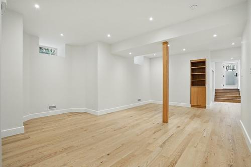 Salle familiale - 17 Av. Melbourne, Westmount, QC - Indoor Photo Showing Other Room